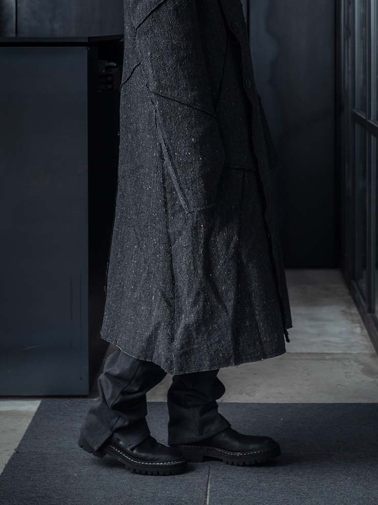 K'ANG<br>MENS BACK SPLIT FITTED DENIM TROUSERS / OFF BLACK