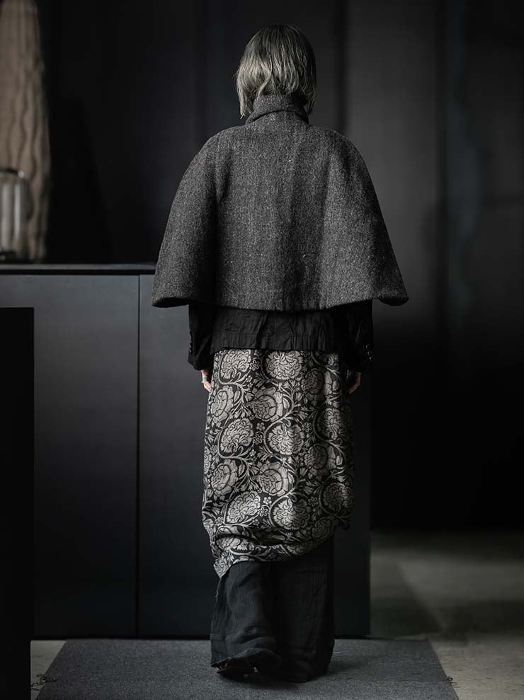 toward(s)<br>MERINO & YAK WOOL BLEND CAPE / DARK GREY