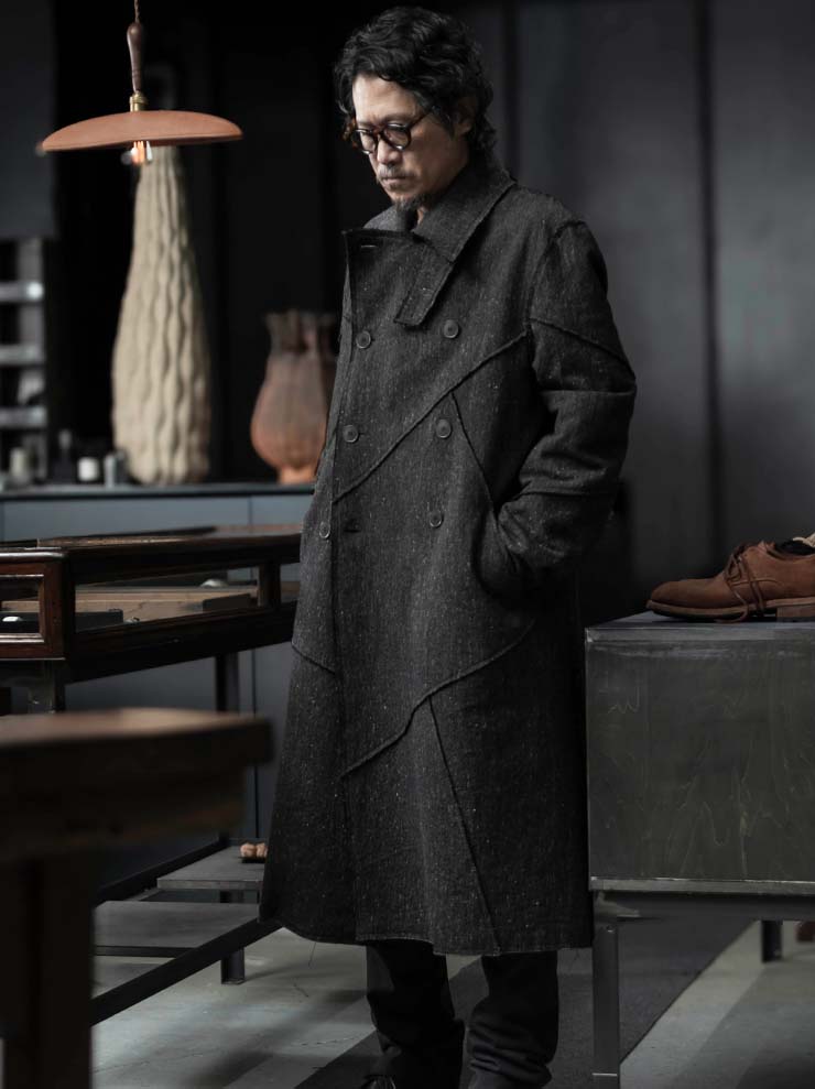 K'ANG<br>UNISEX SANPIETRINI PACHED DOUBLE BREASTED COAT / DARK GREY