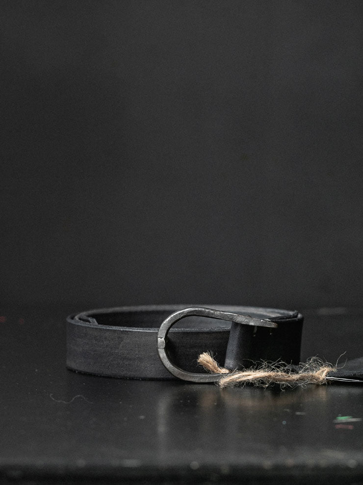 tagliovivo<br>アロウバックルベルト Hand-Dyed Calf / Onyx