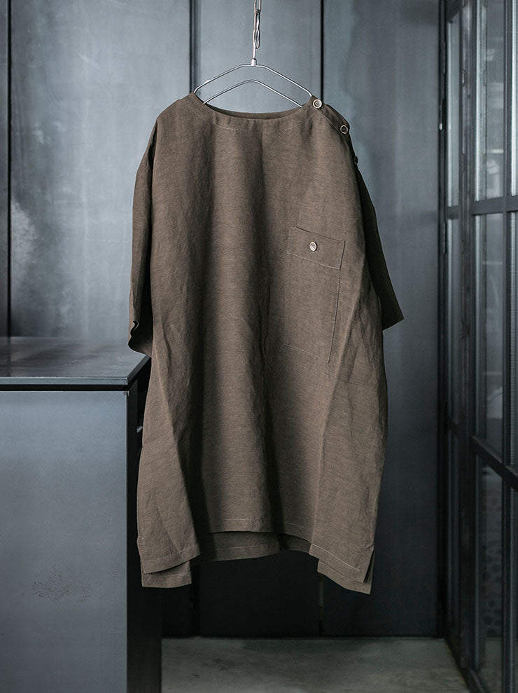 UMA WANG<br> MENS HALF SLEEVE TOP / DARK BROWN
