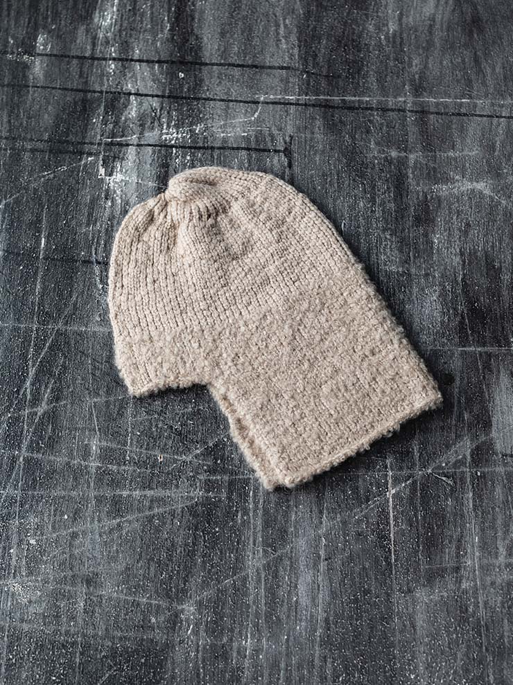 DANIEL ANDRESEN<br>Helmet beanie ARTEMISIA / ALBINO
