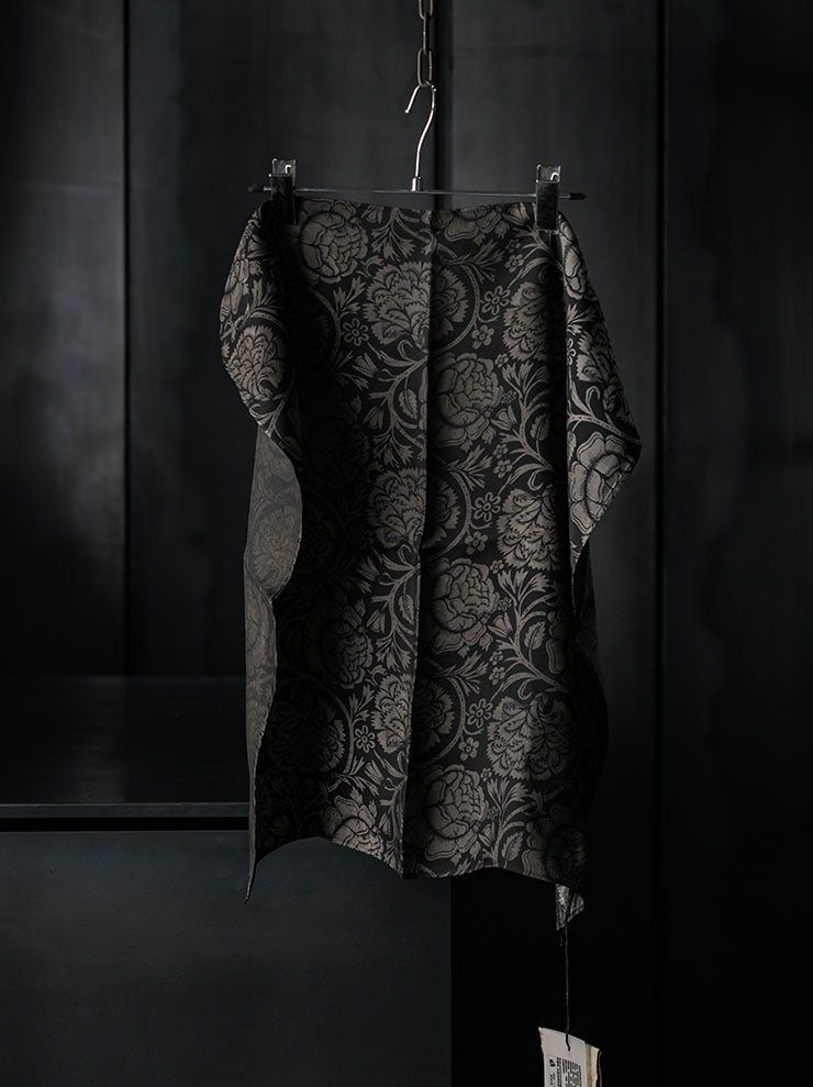 UMA WANG<br>SQUARE SCARF / BLACK×TAN