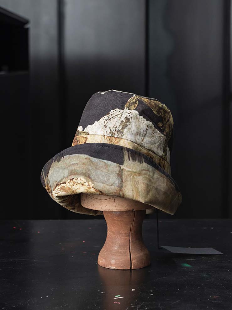 IA LONDON<br> PILGRIM HAT / LACE BOW PRINT