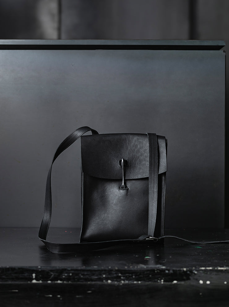 tagliovivoドクタークロスボディバッグ CULATTA RAW / Black