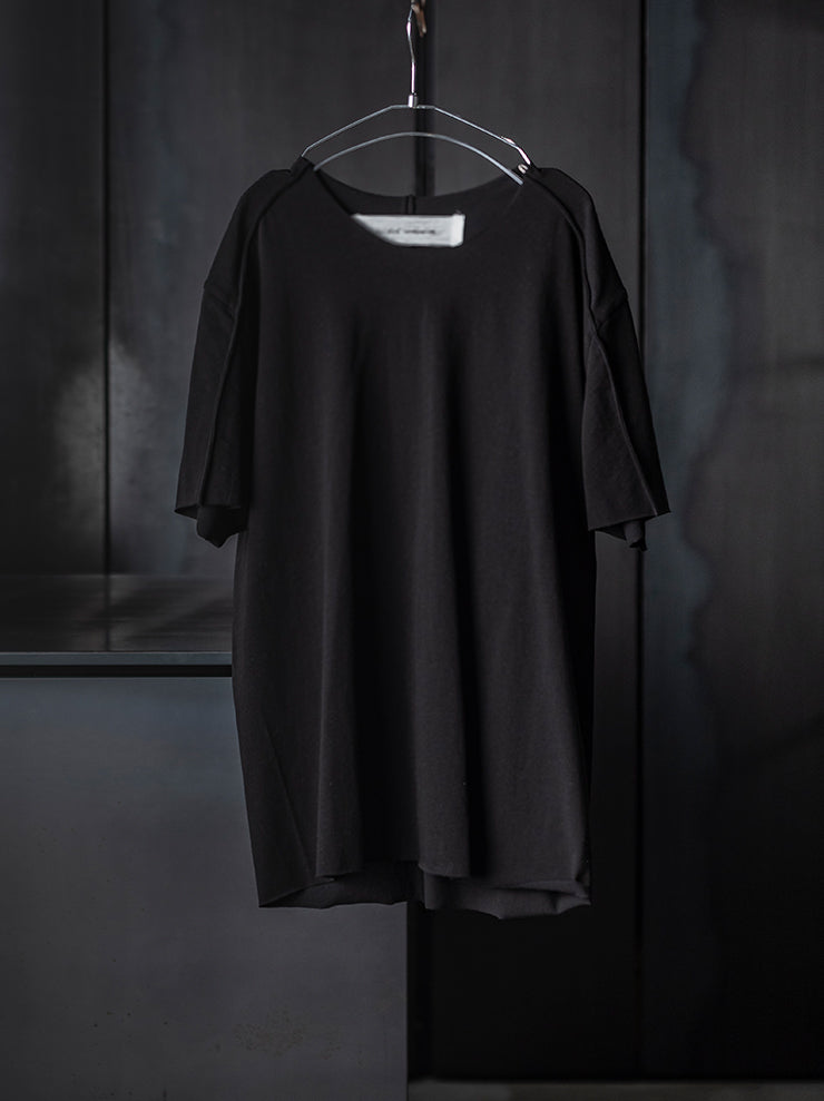 individual sentiments<br> UNISEX BASIC SHORT SLEEVE T-SHIRT / BLACK