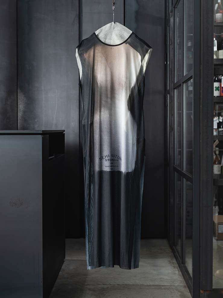 IA LONDON<br> WOMENS SLEEVELESS MESH DRESS WITH SIDE SLITS / SEMI COUTURE PRINT