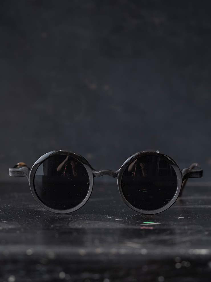 RIGARDS × UMA WANG<br/>GENUINE HORN & TITANIUM フレームサングラス / BLACK / RG00UW18