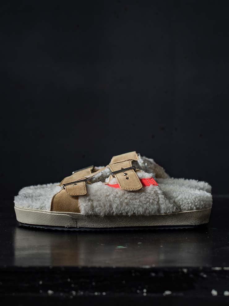 HIDNANDER<br> WOMENS SHEARLING SANDALS / CARAMEL × RED