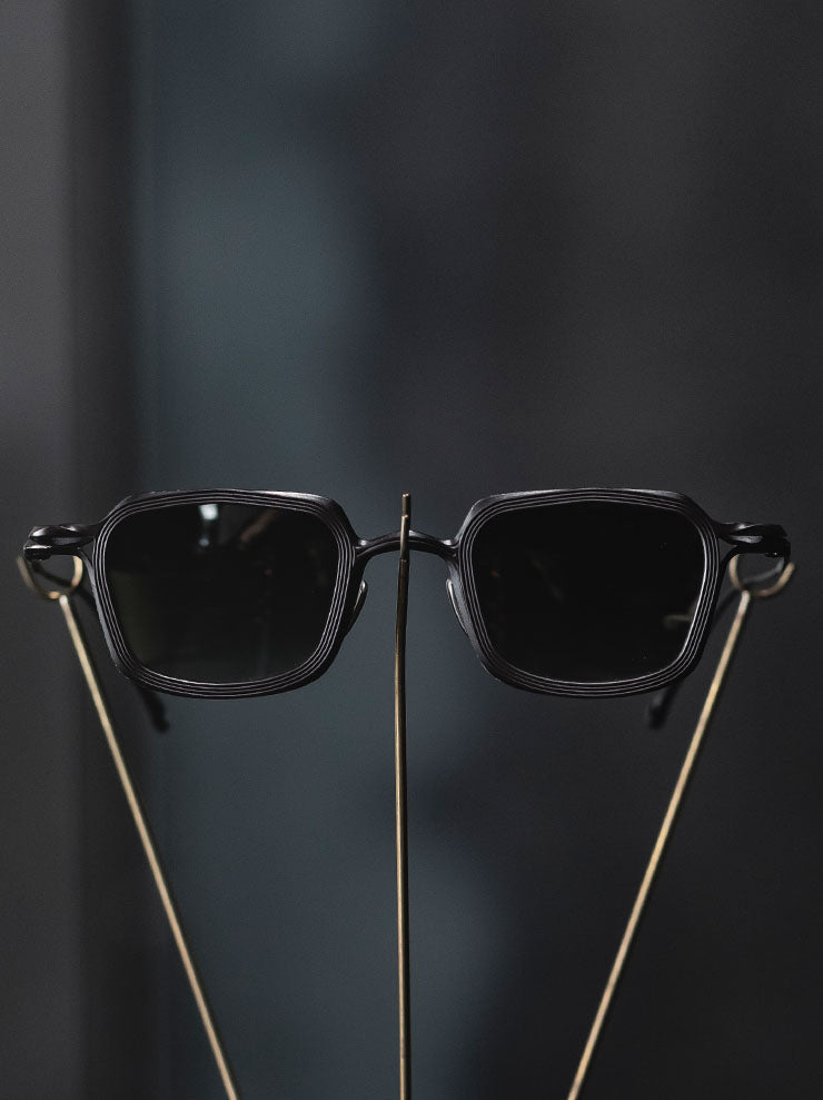 RIGARDS × THE VIRIDI-ANNE<br> TITANIUM & ALUMINIUM FRAME SUNGLASSES / VINTAGE BLACK FRAME x BRONZE CLIP / RG2004TVA