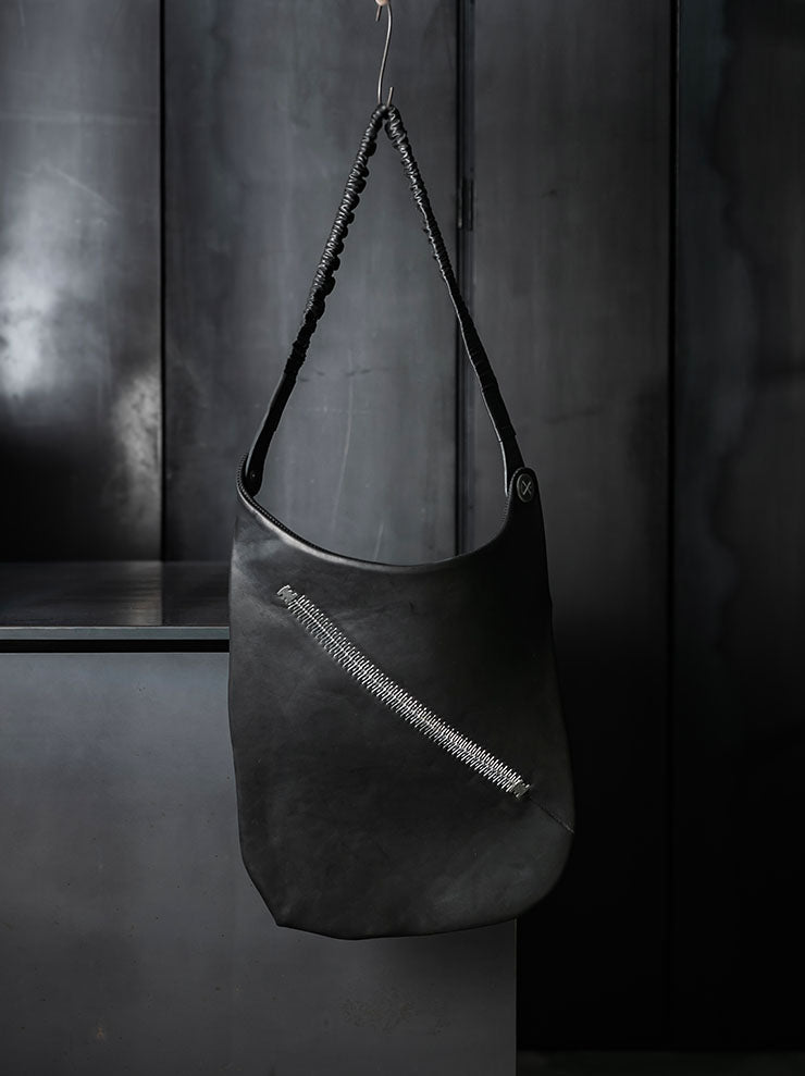 ISAAC SELLAM EXPERIENCE<br> Bonded Leather Messenger Bag / NOIR