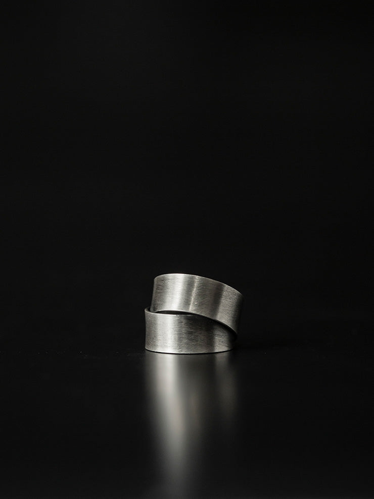 UMA WANG X DETAJ <br>COIL EAR CUFF / MATTE SILVER