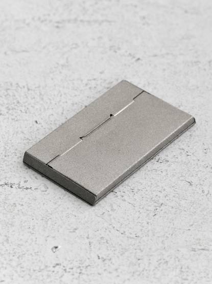 CLAUSTRUM<br/>サーブビズカードケース -SAND TEXTURED FINISH