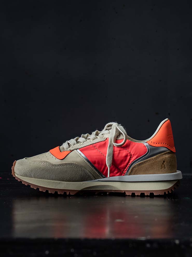 HIDNANDER<br> WOMENS SPORTS SNEAKERS / SAND × RED LOBSTER
