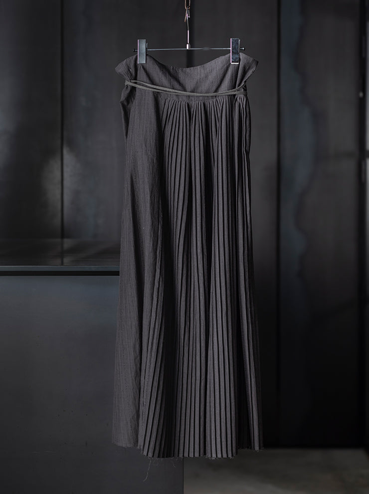 individual sentiments<br />WOMENS プリーツロングスカート / CHARCOAL