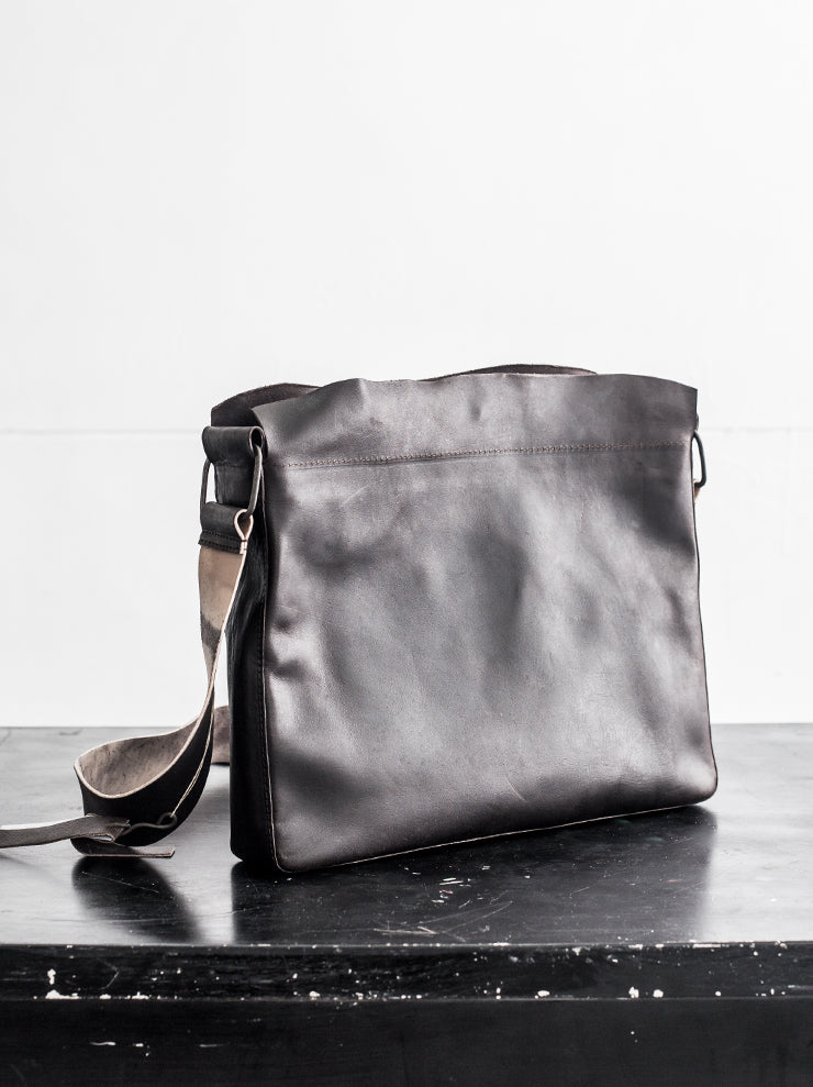 tagliovivo<br> Raw edge bag MORO