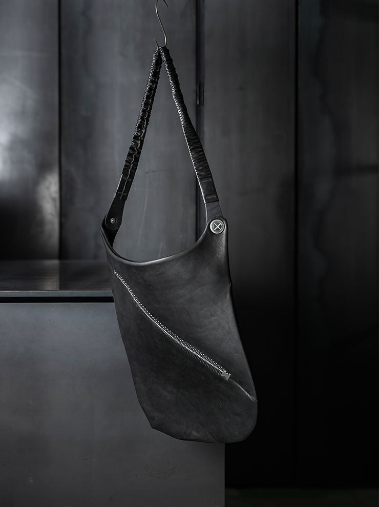 ISAAC SELLAM EXPERIENCE<br> Bonded Leather Messenger Bag / NOIR