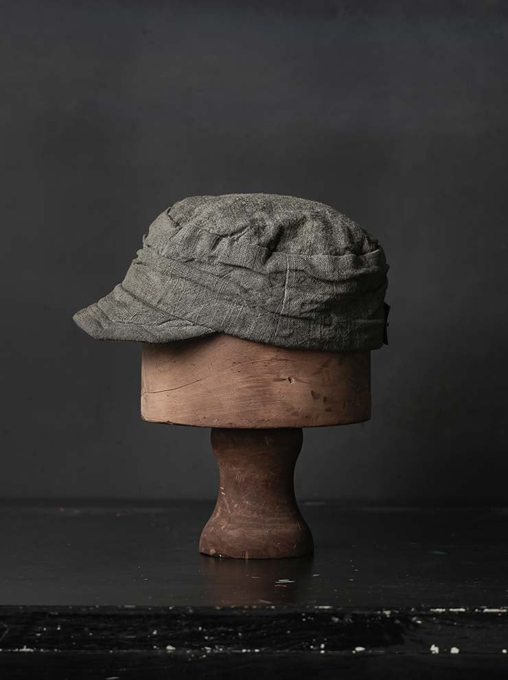 EVAN SCOTT MONROE<br>Specialist Cap / Pomegranate, Greige/Green