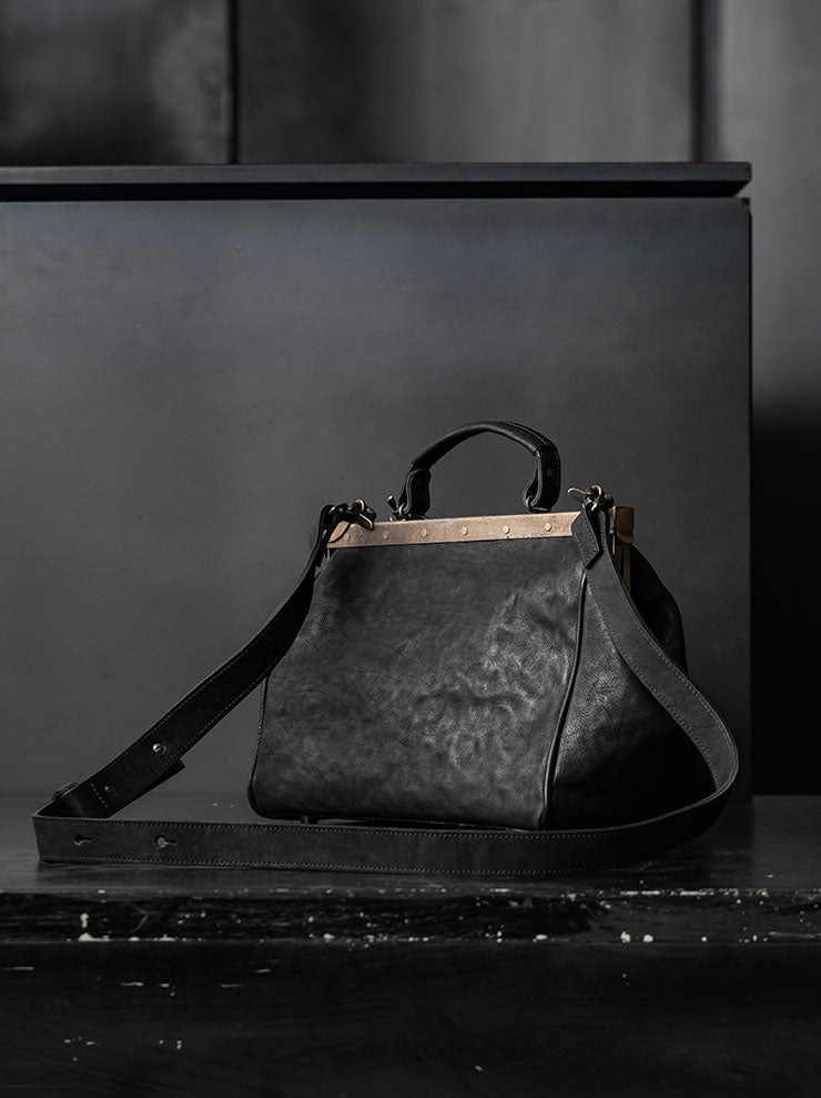 MDK – MIRANDA KALOUDIS<br>PARERCHOMAI BAG LARGE / HORSE LEATHER / BLACK