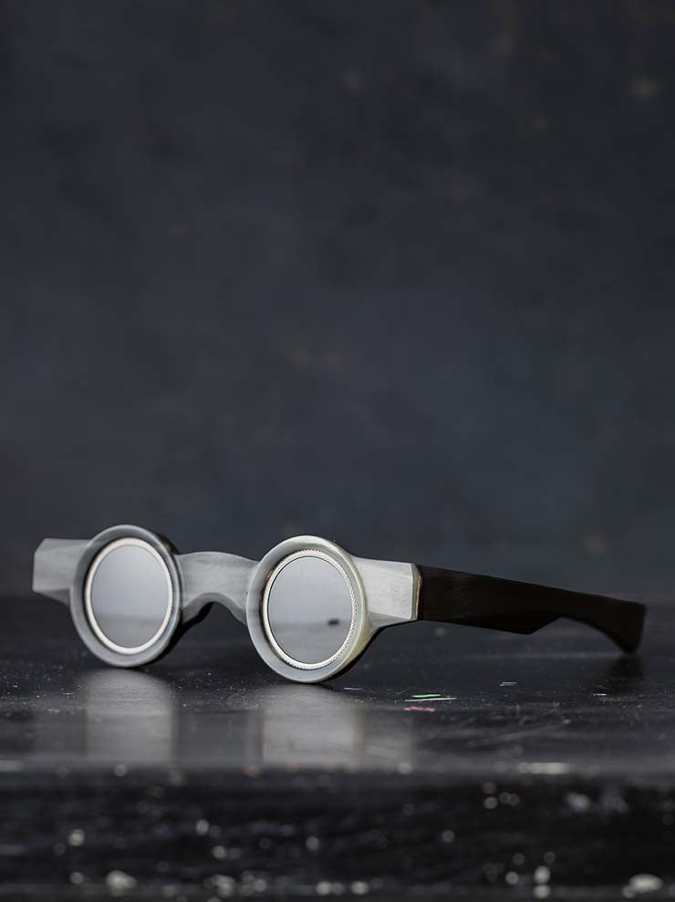 RIGARDS × ZIGGY CHEN<br/>GENUINE HORN フレームサングラス / BLACK & WHITE / RG1940ZC