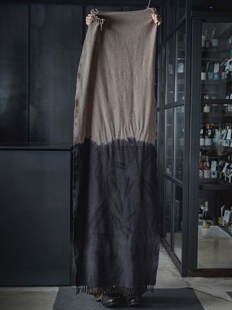 UMA WANG<br>WOOL SCARF / TAN × RED