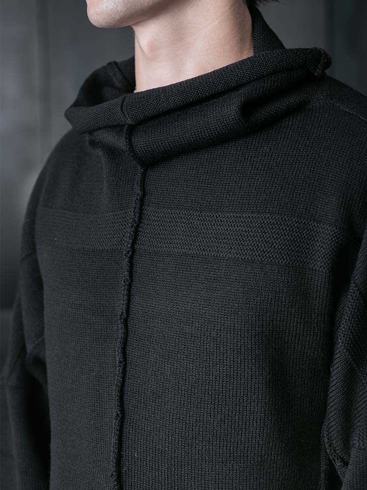 individual sentiments<br> UNISEX loose silhouette high neck knit / black