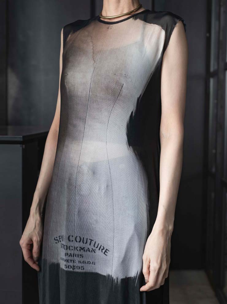 IA LONDON<br> WOMENS SLEEVELESS MESH DRESS WITH SIDE SLITS / SEMI COUTURE PRINT