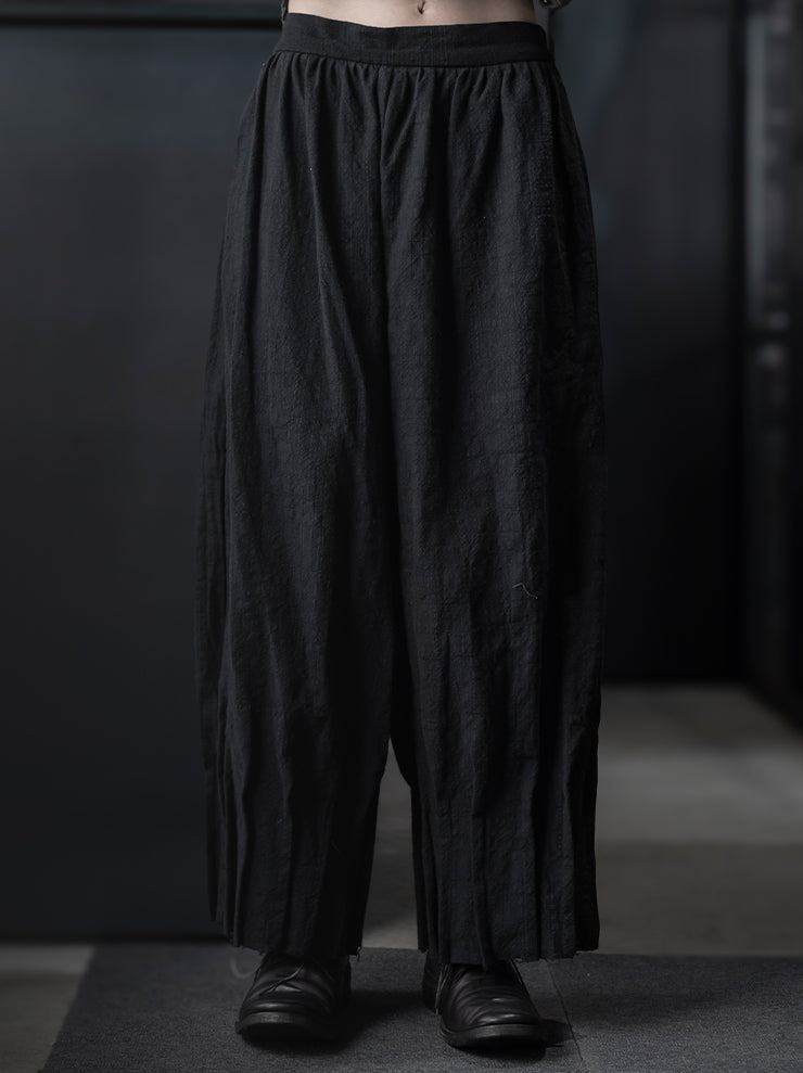CHIAHUNG-SU<br>UNISEX HAND WOVEN & DYED PLEATED TROUSER / BLACK