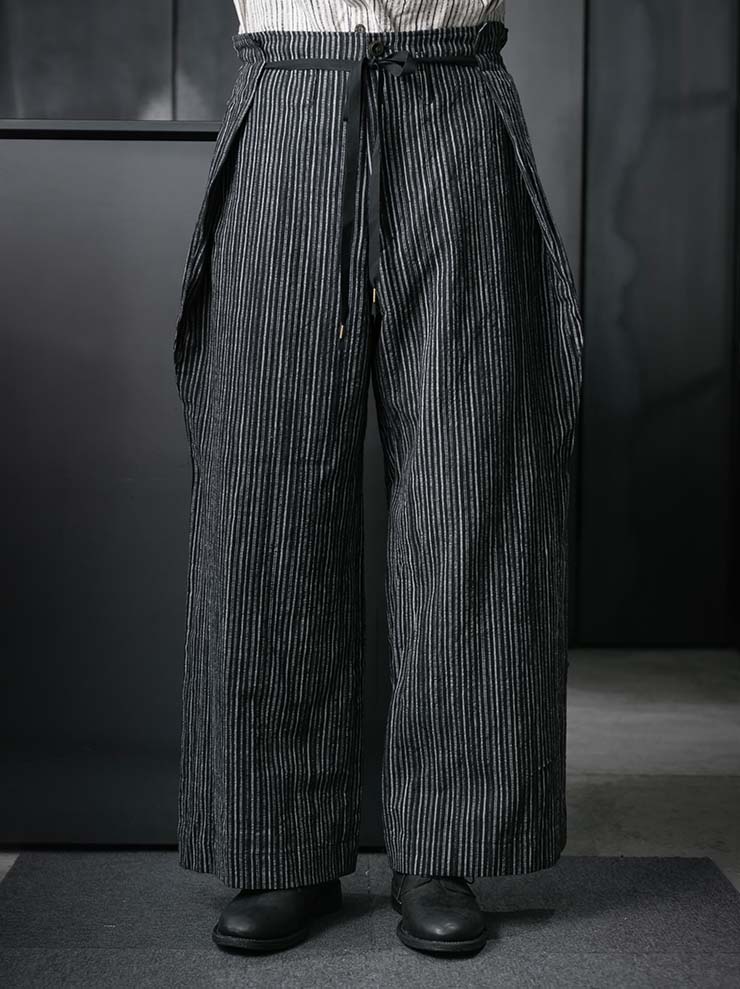 individual sentiments<br>UNISEX ラップワイドパンツ / black