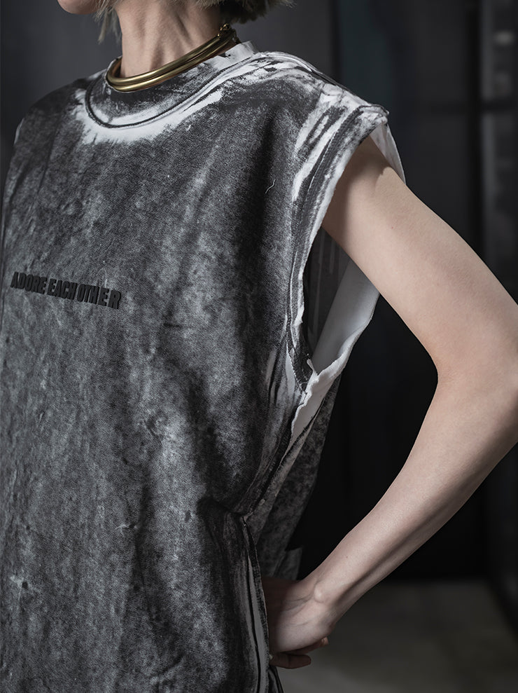 SIMEON FARRAR<br />UNISEX オーバーサイズタンクトップ / WHITE PAINT