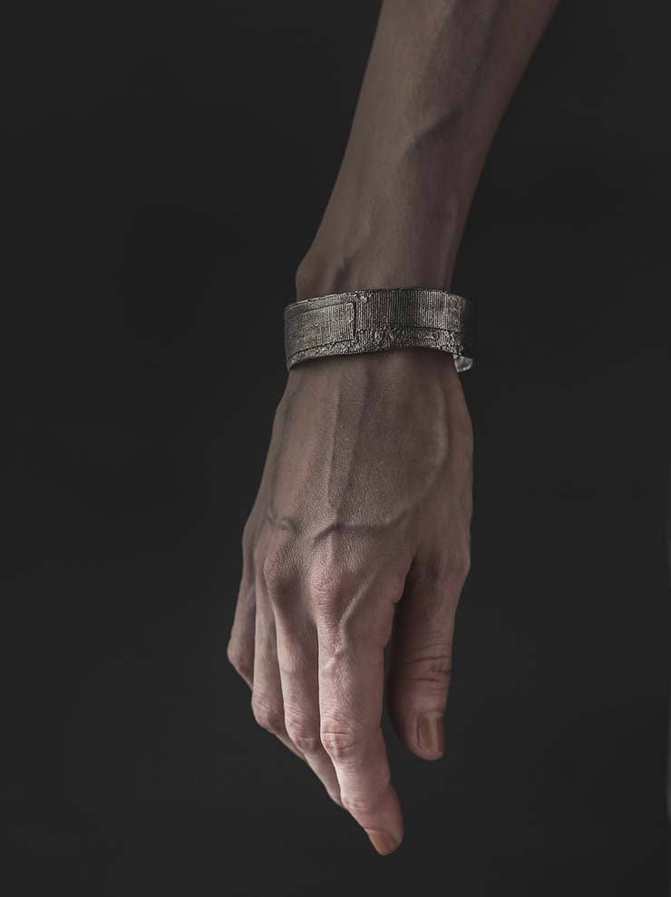 DETAJ<br />BANDAGE BANGLE / VINTAGE SILVER