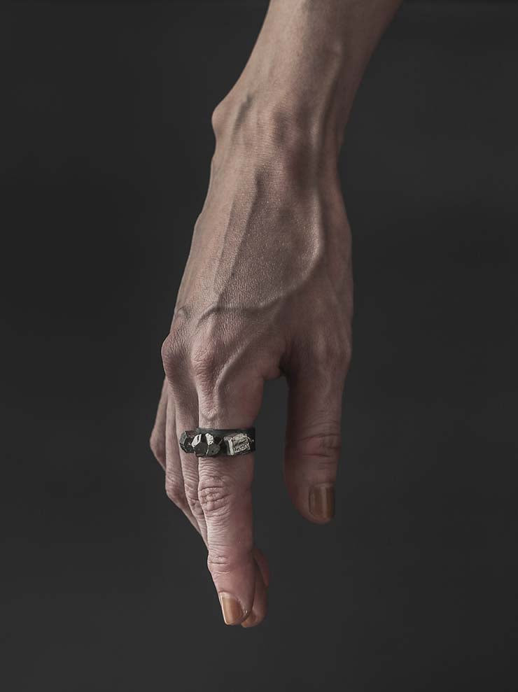 DETAJ<br>MINERAL SILVER RING
