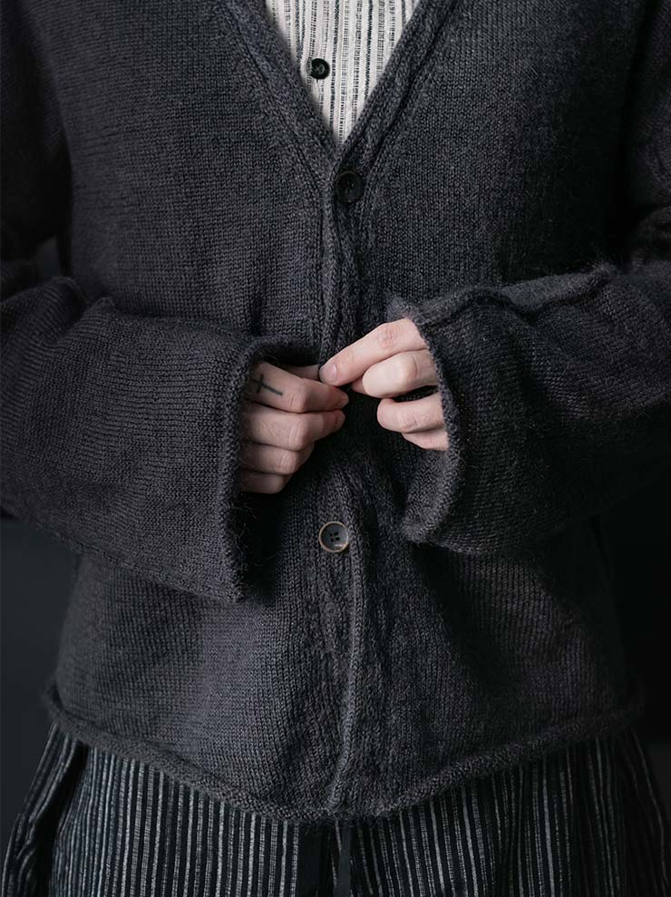 individual sentiments<br>UNISEX ニットカーディガン / medium gray