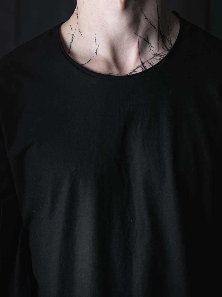 individual sentiments<br />UNISEX ルーズフィットロングスリーブ Tシャツ / BLACK