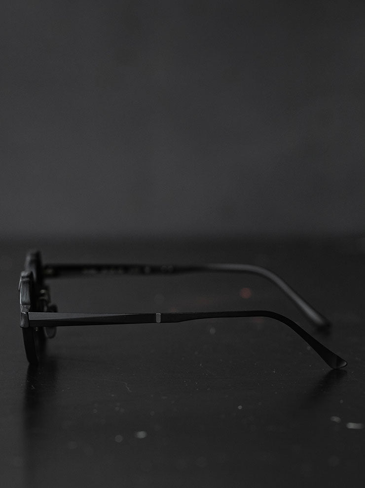 RIGARDS<br>GENUINE HORN フレームサングラス / UNI BLACK & WHITE / RG1064