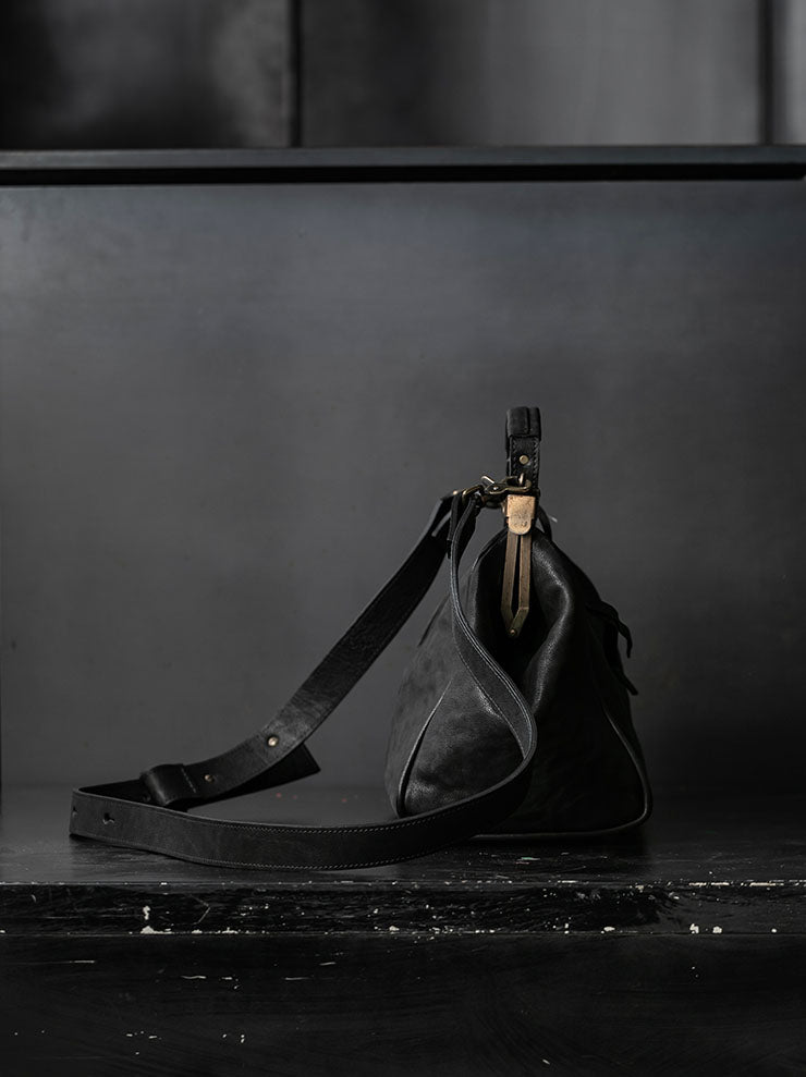 MDK – MIRANDA KALOUDIS<br>PARERCHOMAI BAG LARGE / HORSE LEATHER / BLACK