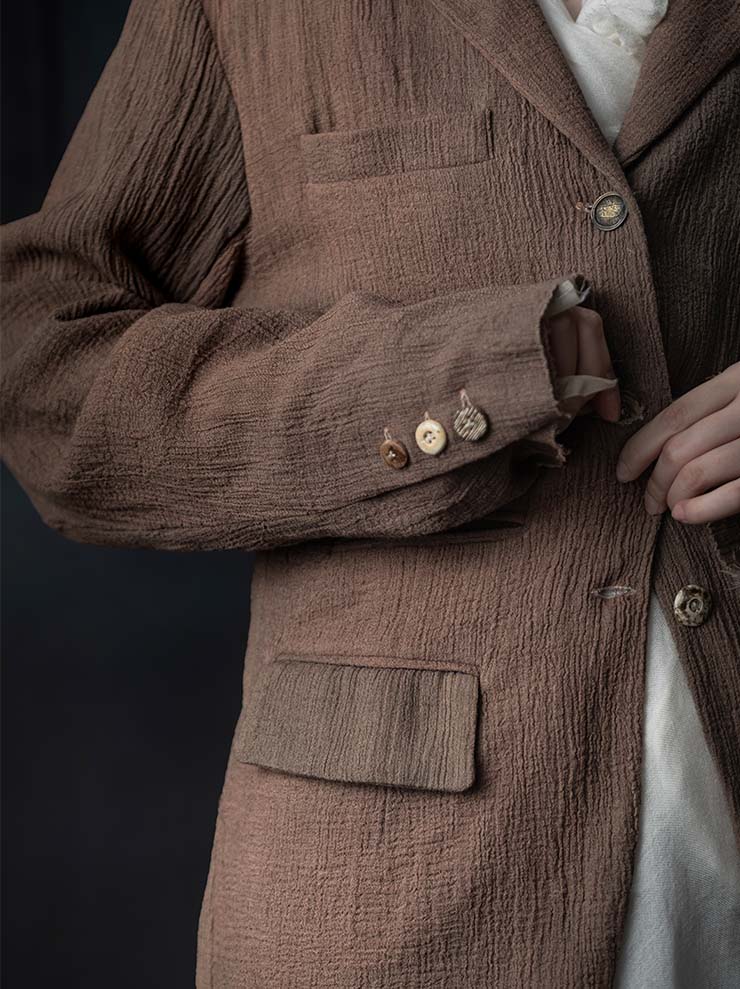 CHIAHUNG-SU<br>WOMENS HAND WOVEN & MUD DYED PEAK LAPEL / LIGHT LOTUS