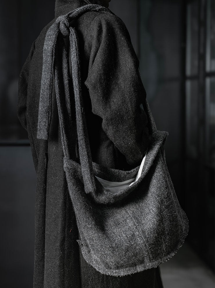 GATHERING<br>PEARDROP BAG / DARK GREY