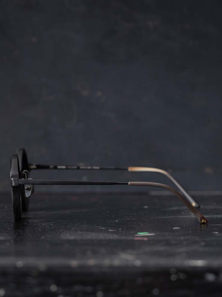 RIGARDS × UMA WANG<br/>GENUINE HORN & TITANIUM フレームサングラス / BLACK / RG00UW18