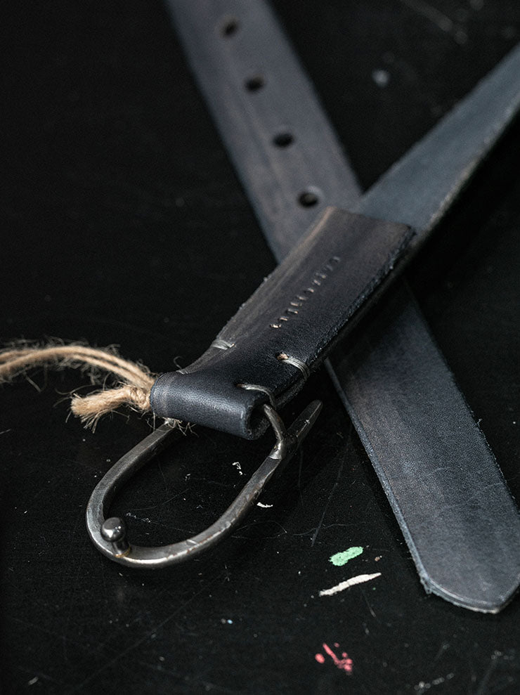 tagliovivo<br>アロウバックルベルト Hand-Dyed Calf / Onyx