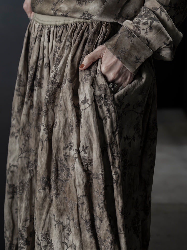 UMA WANG<br> WOMENS FLOWER PRINT SKIRT / DIRTY WHITE x GREY