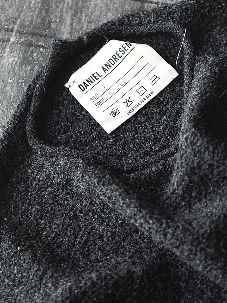 DANIEL ANDRESEN<br>プルオーバー/ Anthracite