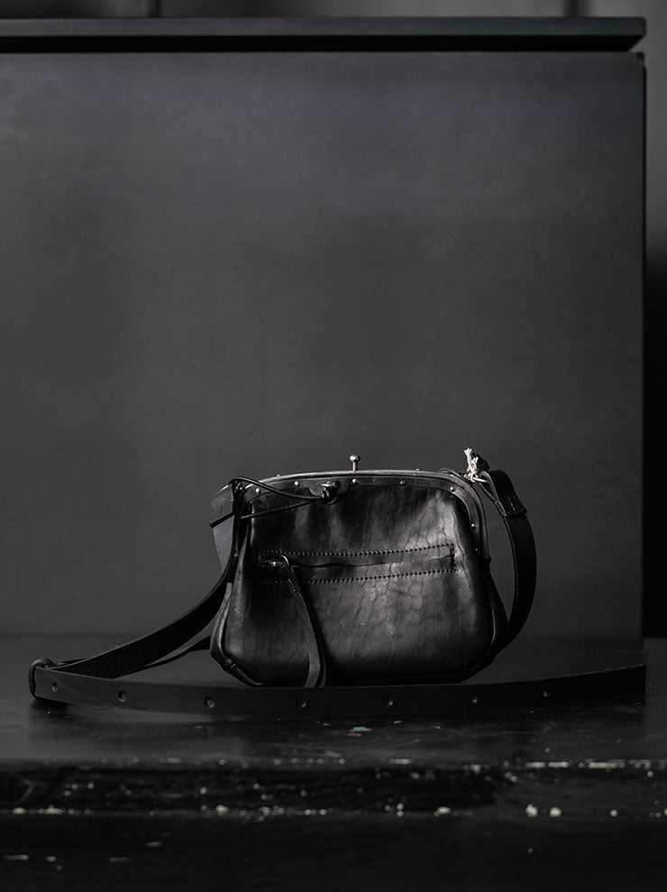 MDK – MIRANDA KALOUDIS<br>FRENCH LOCK BAG M / HORSE LEATHER / BLACK