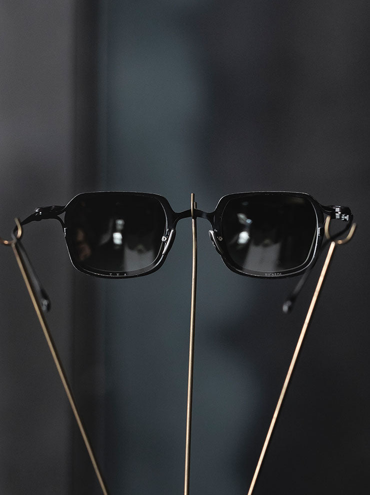 RIGARDS × THE VIRIDI-ANNE<br> TITANIUM & ALUMINIUM FRAME SUNGLASSES / VINTAGE BLACK FRAME x BRONZE CLIP / RG2004TVA