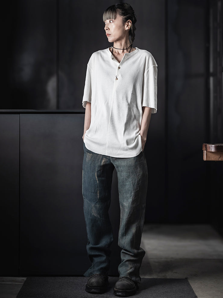 K’ANG <br>Unisex front buttoned round short sleeve T-shirt / WHITE