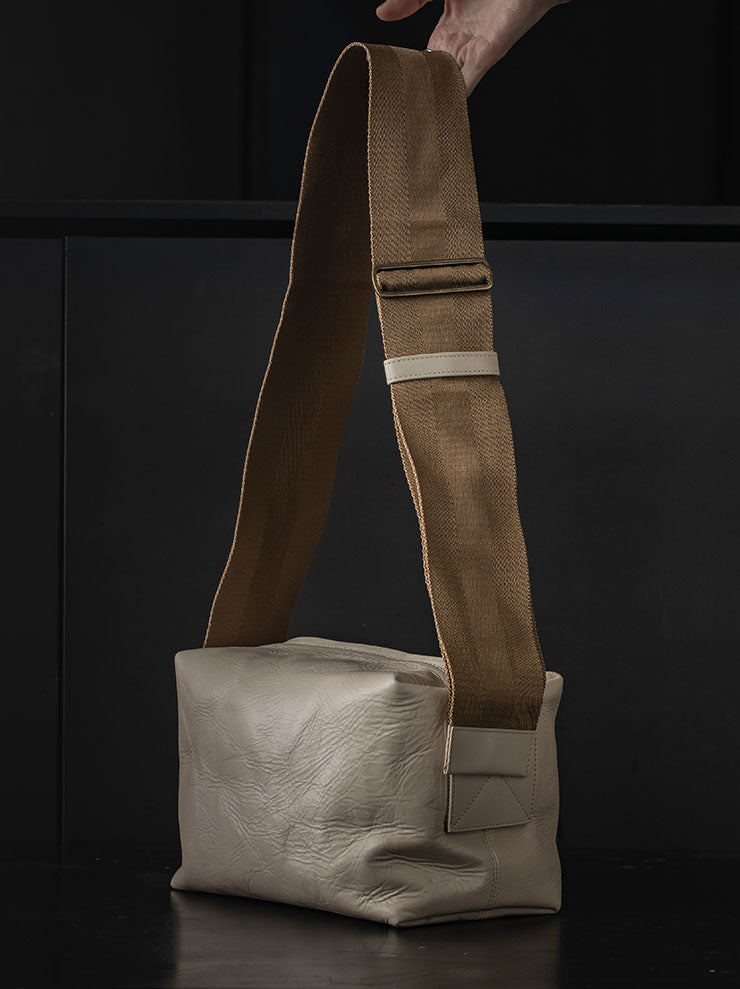 UMA WANG<br> WOMENS TOFU BAG / WHITE×MUSTARD