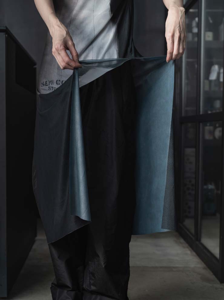 IA LONDON<br> WOMENS SLEEVELESS MESH DRESS WITH SIDE SLITS / SEMI COUTURE PRINT