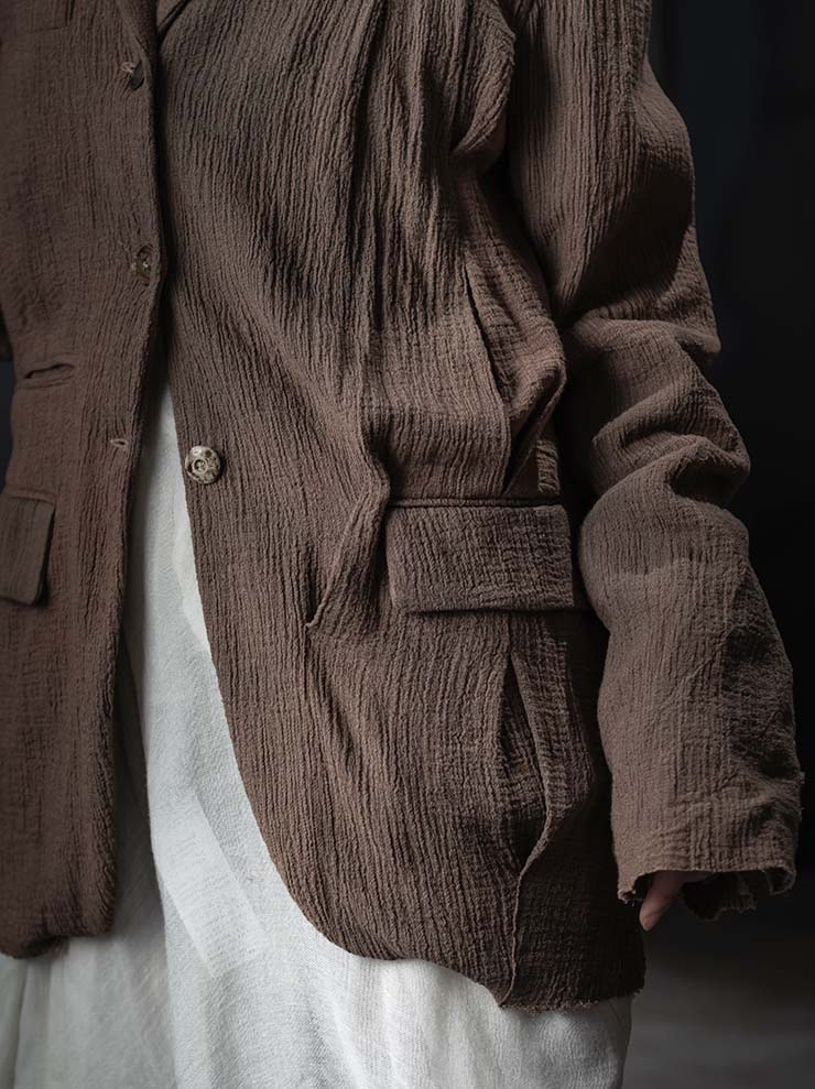 CHIAHUNG-SU<br>WOMENS HAND WOVEN & MUD DYED PEAK LAPEL / LIGHT LOTUS