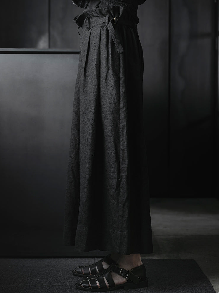 CHIAHUNG SU<br>HAND WOVEN & DYED STRIPPED WIDE TROUSERS / DYED BLACK