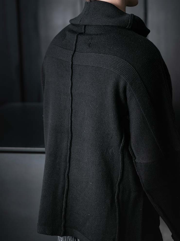 individual sentiments<br> UNISEX loose silhouette high neck knit / black